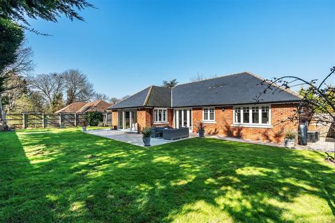 3 bedroom detached bungalow for sale, TALMAN PLACE, FETCHAM, KT22
