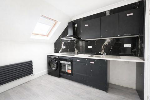 2 bedroom apartment to rent, Taff Embankment, Cardiff