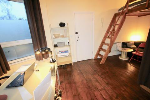 undefined, Mountfield Road, London, N3