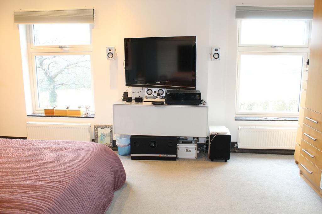 Bedroom 1 Picture 2