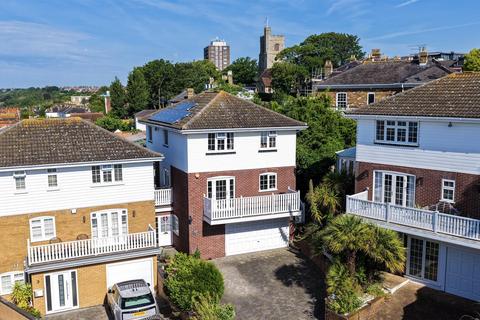 4 bedroom detached house for sale, Sea Reach, Leigh-On-Sea