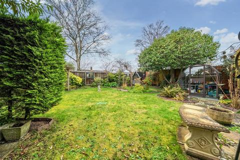 3 bedroom detached house for sale, Potterne Road, Devizes