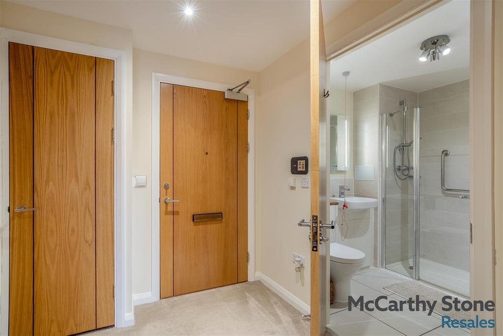8679116-interior16.jpg