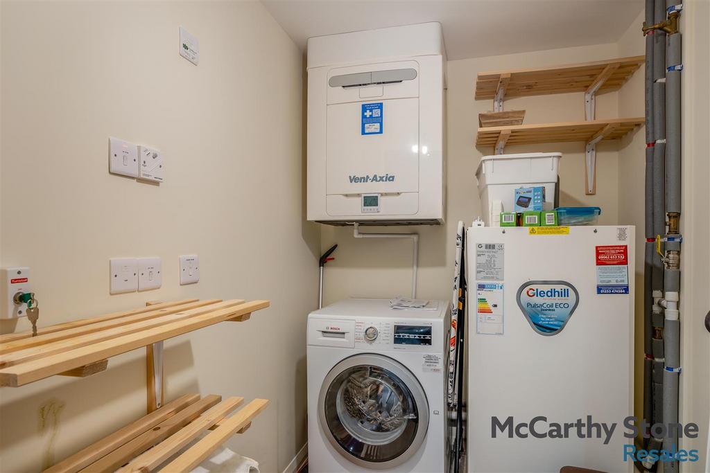 8679116-interior19.jpg