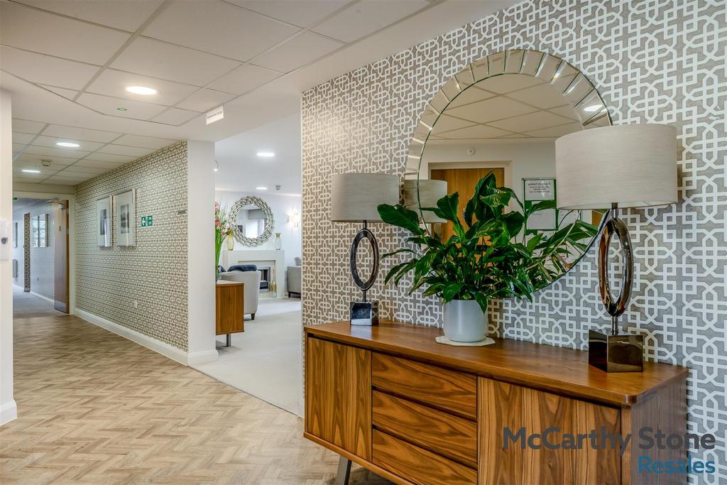 8679116-interior23.jpg
