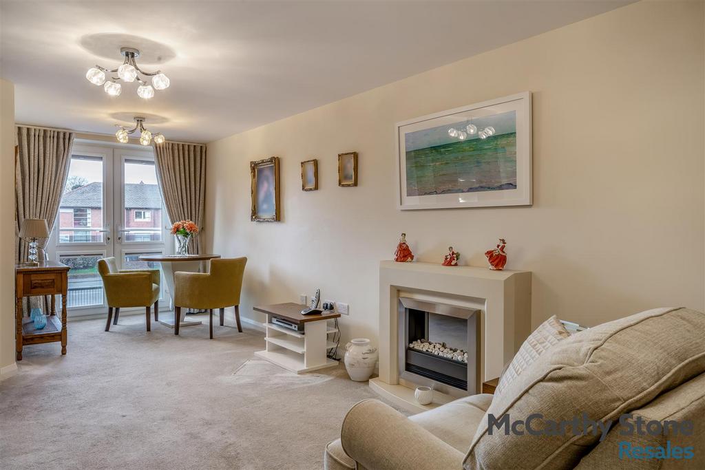 8679116-interior03.jpg