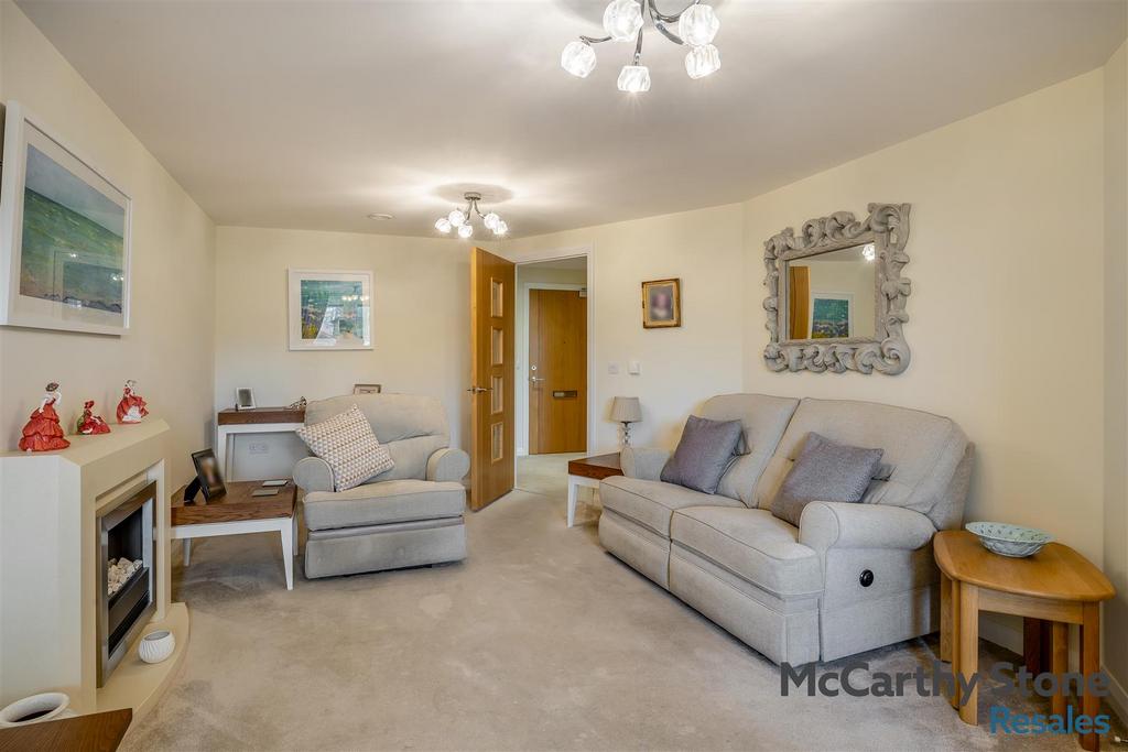 8679116-interior09.jpg