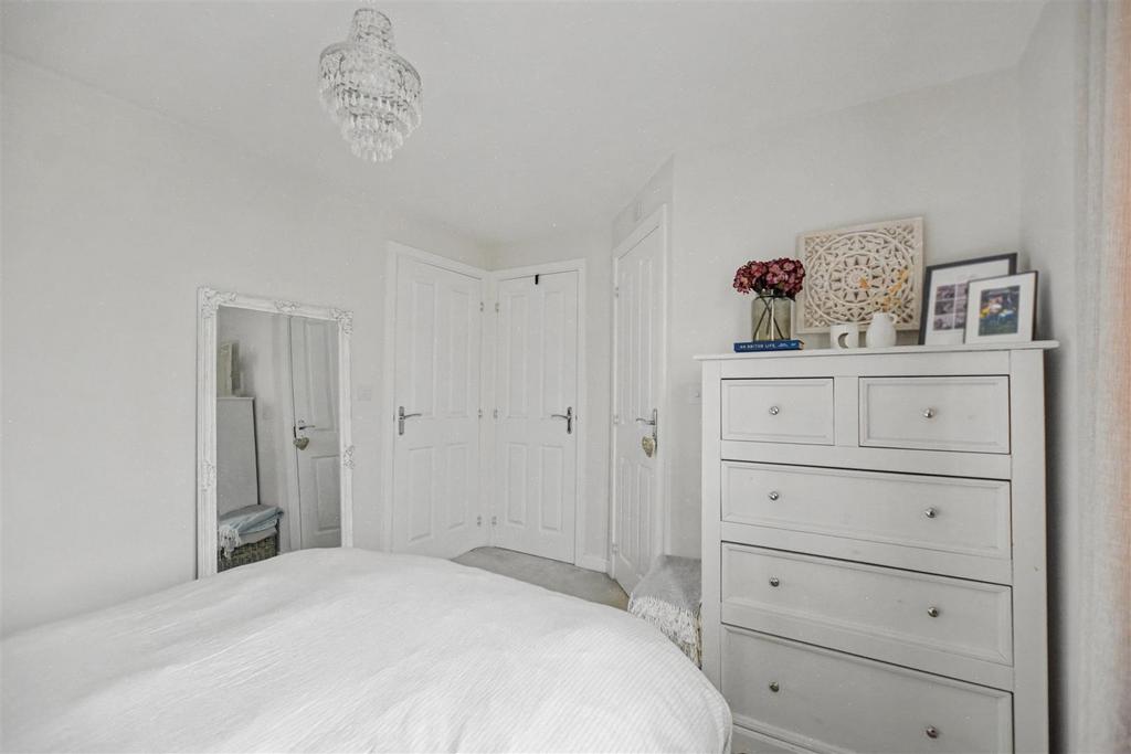 Bedroom 1 2.jpeg