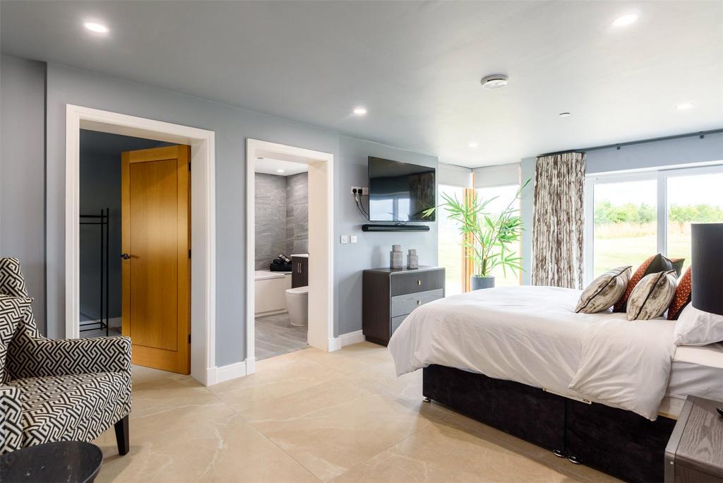 En Suite Bedroom 2