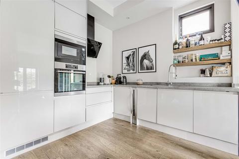 1 bedroom flat for sale, Fulham Road, London SW6