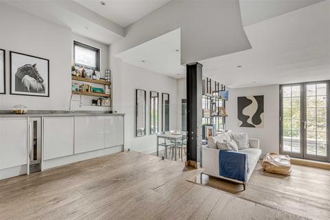 1 bedroom flat for sale, Fulham Road, London SW6