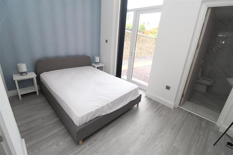 undefined, Albany Road, Cardiff CF24