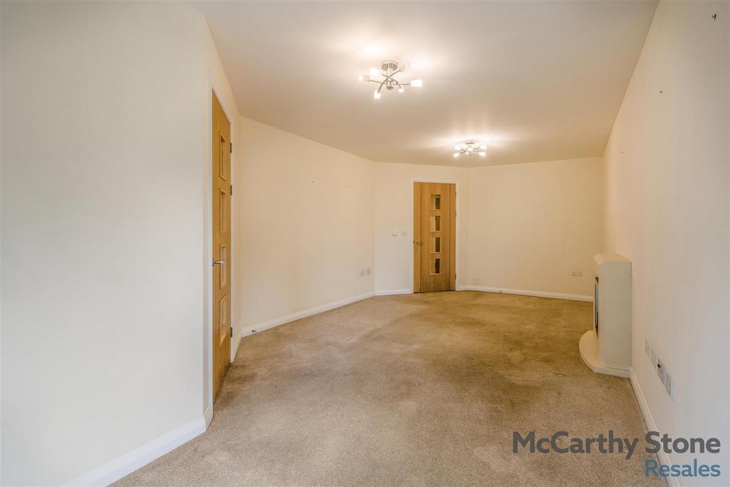8678166-interior04.jpg