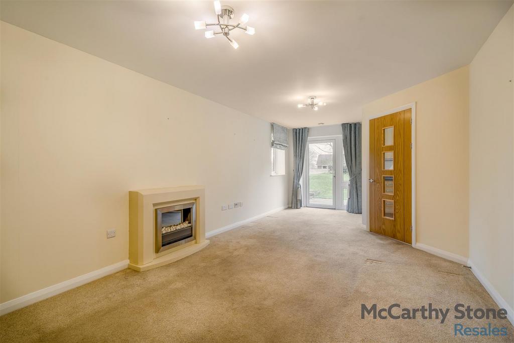 8678166-interior01.jpg