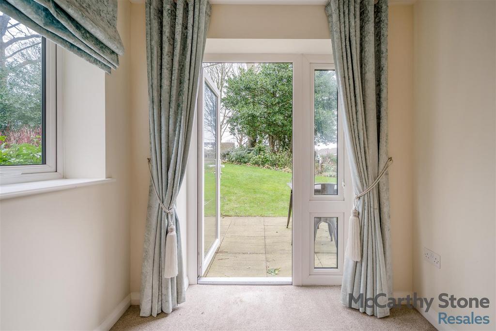 8678166-interior03.jpg