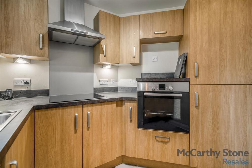 8678166-interior06.jpg