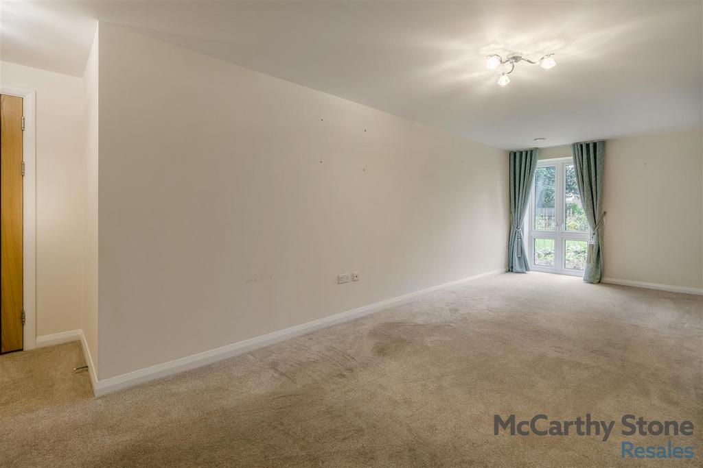 8678166-interior14.jpg