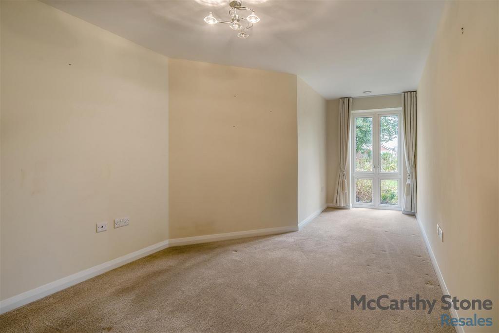 8678166-interior10.jpg