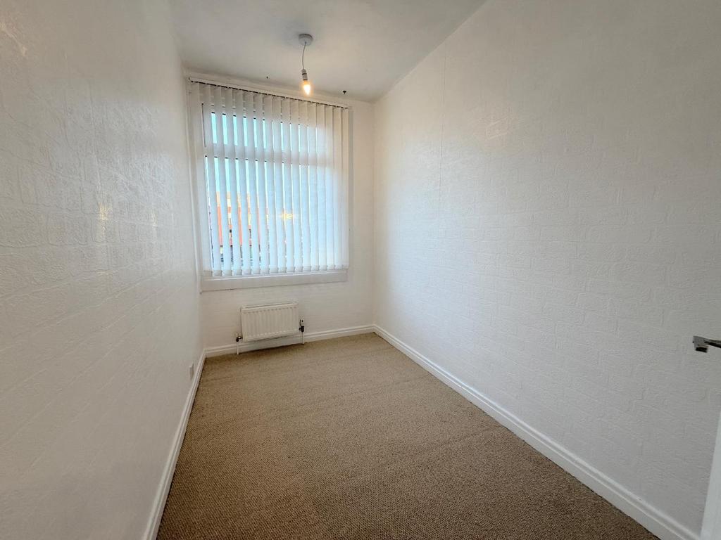 Bedroom ( rear)