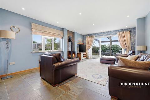 4 bedroom semi-detached house for sale, King Street, High Ongar, CM5