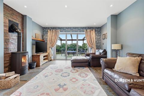 4 bedroom semi-detached house for sale, King Street, High Ongar, CM5
