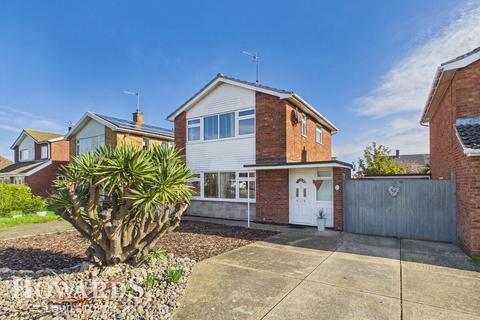 3 bedroom detached house for sale, Westland Road, Lowestoft