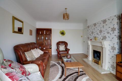 2 bedroom bungalow for sale, Green Lane, Nantwich