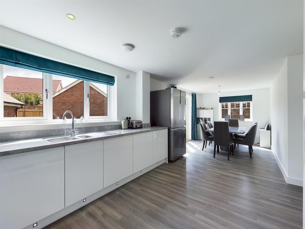 Kitchen/Dining Room