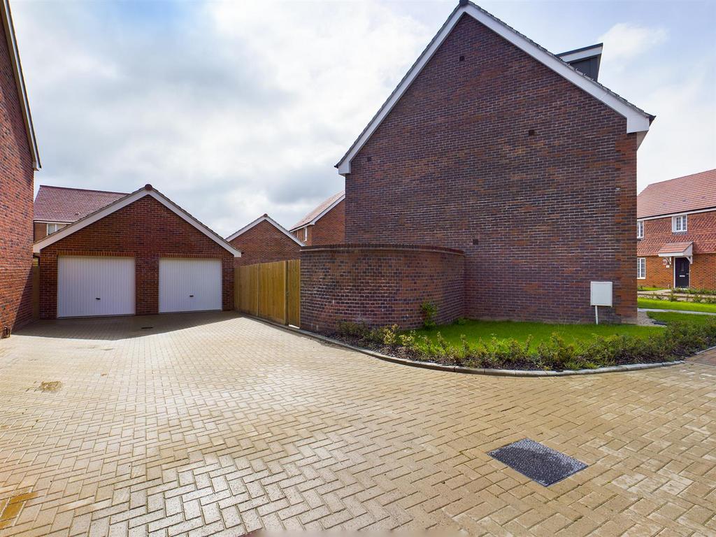 Detached Double Garage