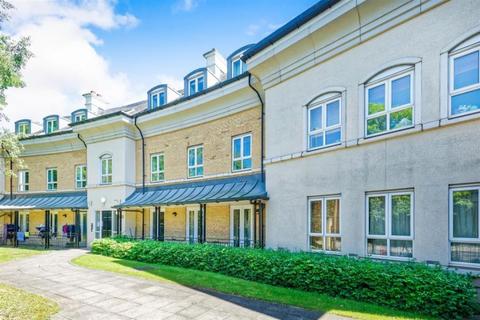 undefined, Holly Lodge, Woking GU22