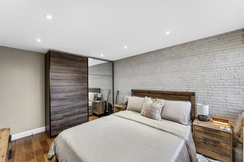 2 bedroom maisonette for sale, Pollard Road, Morden