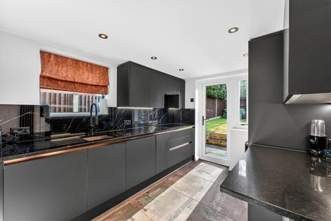 2 bedroom maisonette for sale, Pollard Road, Morden