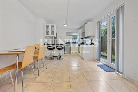 3 bedroom flat to rent, Kylemore Road, London, NW6