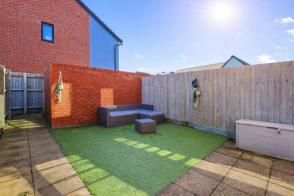 Ffordd Pentre Rear .png