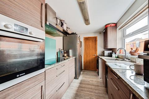 2 bedroom terraced house for sale, Deburgh Street, Swindon