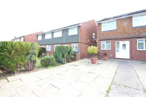 2 bedroom maisonette to rent, Crosier Road, Ickenham