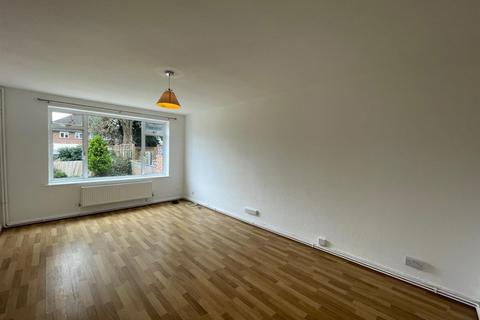 2 bedroom maisonette to rent, Crosier Road, Ickenham