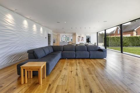 undefined, Windlesham