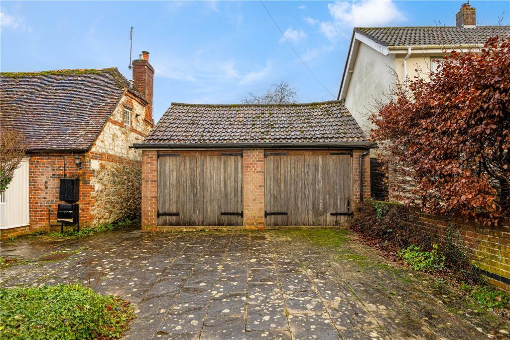 Garage/Barn