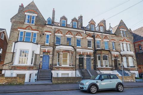 1 bedroom apartment for sale, St. Andrews Road, Surbiton