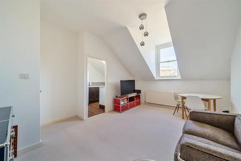 1 bedroom apartment for sale, St. Andrews Road, Surbiton