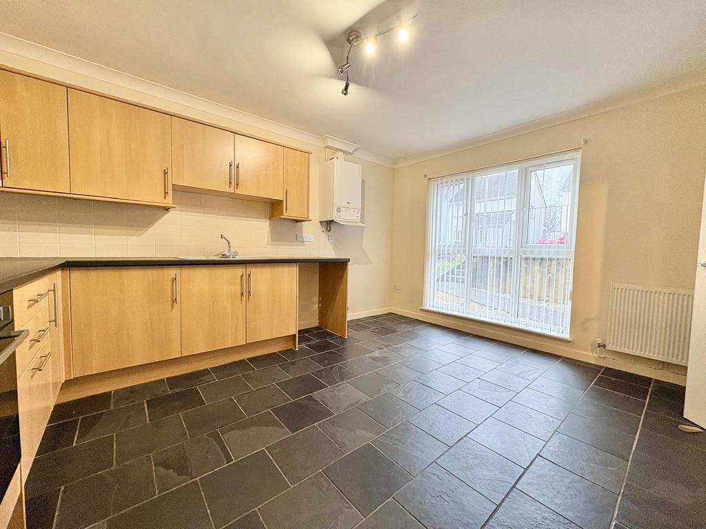 Kitchen / Dining