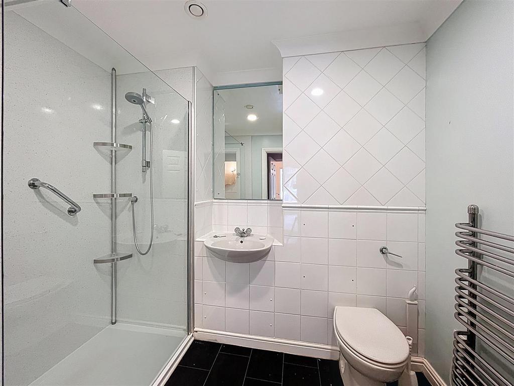 Apartment-1-the-hayes 00004.jpg