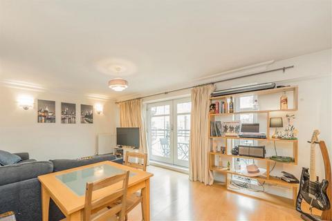 2 bedroom flat for sale, Swan Street, London SE1
