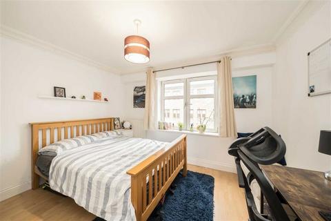 2 bedroom flat for sale, Swan Street, London SE1