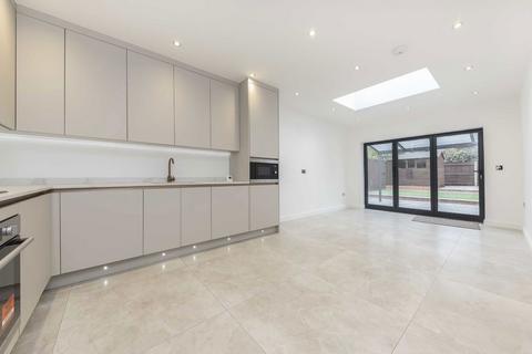 2 bedroom flat to rent, Grantham Road, London W4