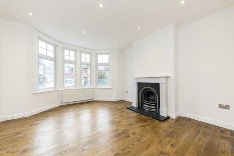 2 bedroom flat to rent, Grantham Road, London W4