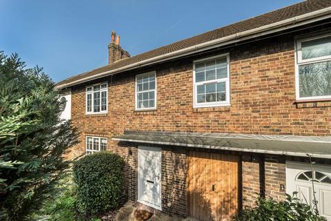 3 bedroom detached house to rent, Whatley Avenue, London SW20
