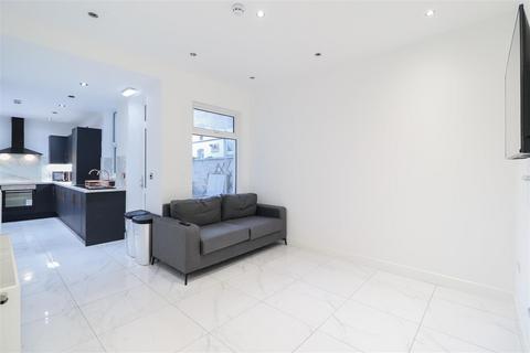 1 bedroom in a house share to rent, Brays Lane, Coventry CV2