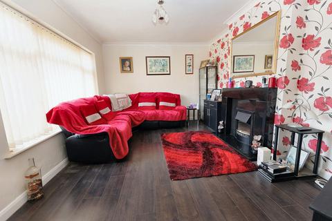 3 bedroom semi-detached house for sale, Kreswell Grove, Harwich CO12